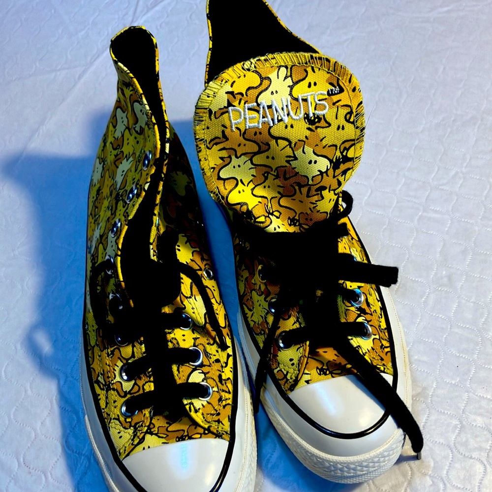 New converse peanuts high tops featuring woodstock
